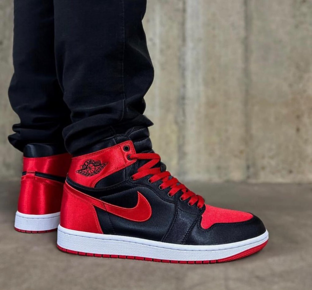 Air Jordan 1 High OG “Satin Bred”