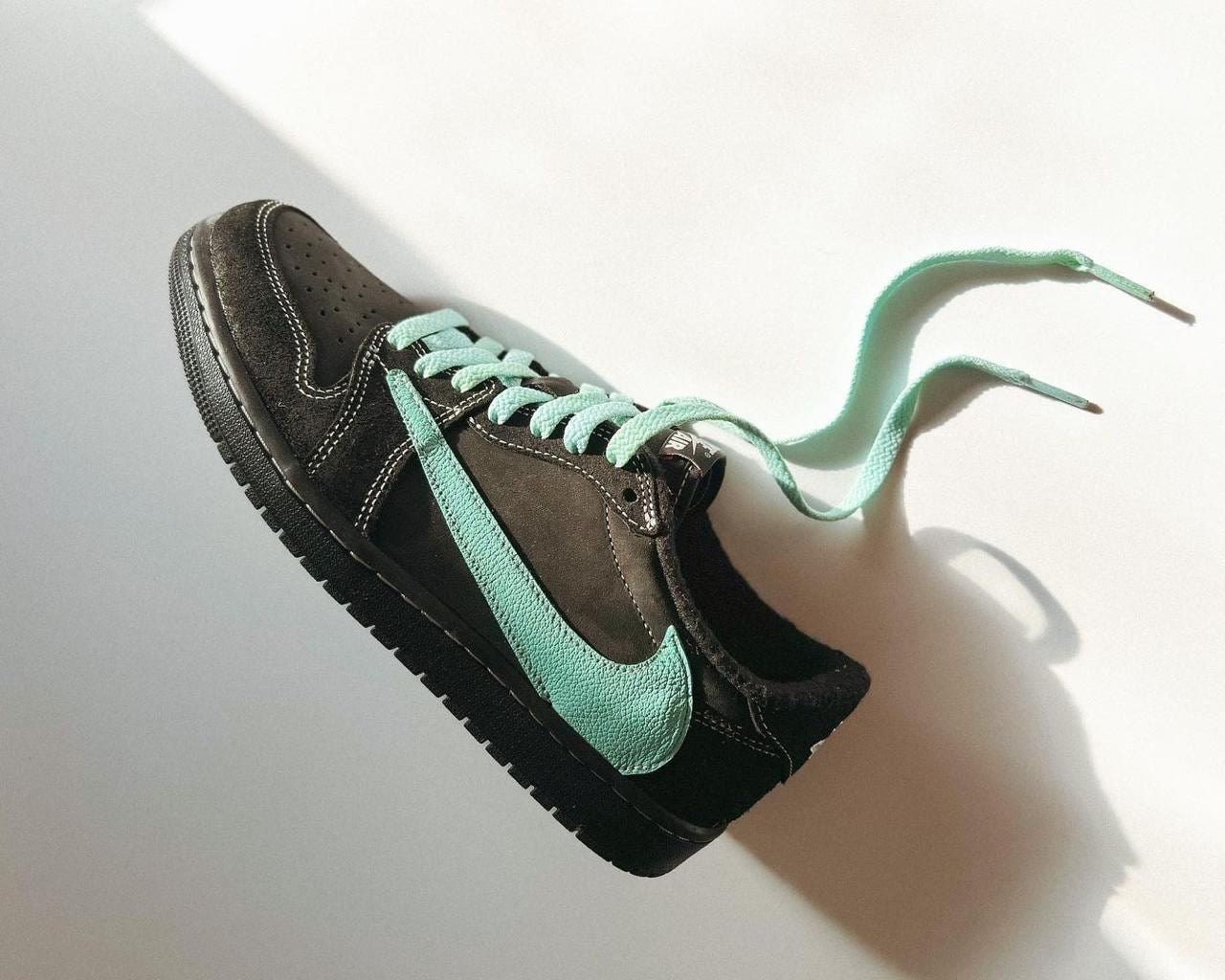 Travis Scott x Air Jordan 1 Low Tiffany