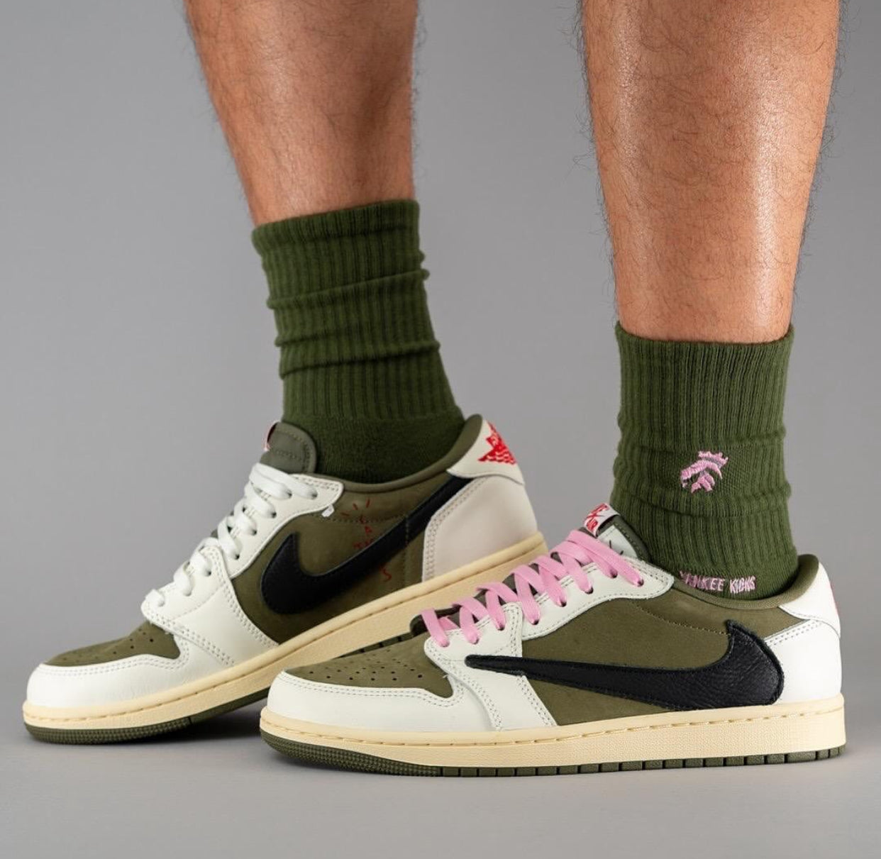 Travis Scott x Air Jordan 1 Low OG Medium Olive